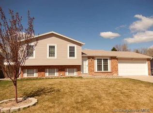4106 Rangeview Dr, Cheyenne, WY 82001