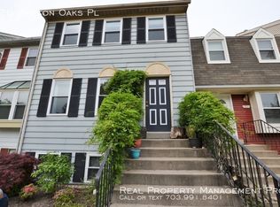 926 Barton Oaks Pl, Herndon, VA 20170