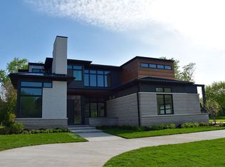 27 Mockingbird Ln, Oak Brook, IL 60523