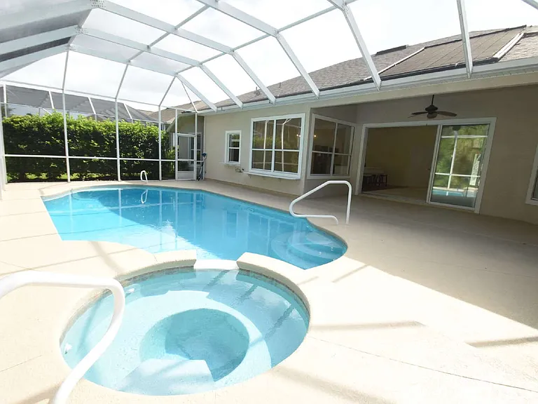 1216 Hampstead Ln — Photo 15