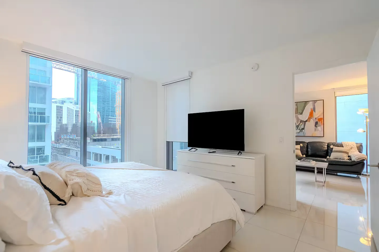 2 bed, 842 sqft, $4,900 — Photo 1