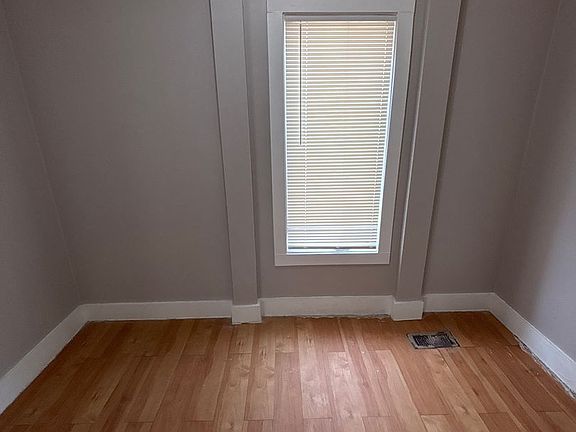 5th image of 1100 24th Ave N