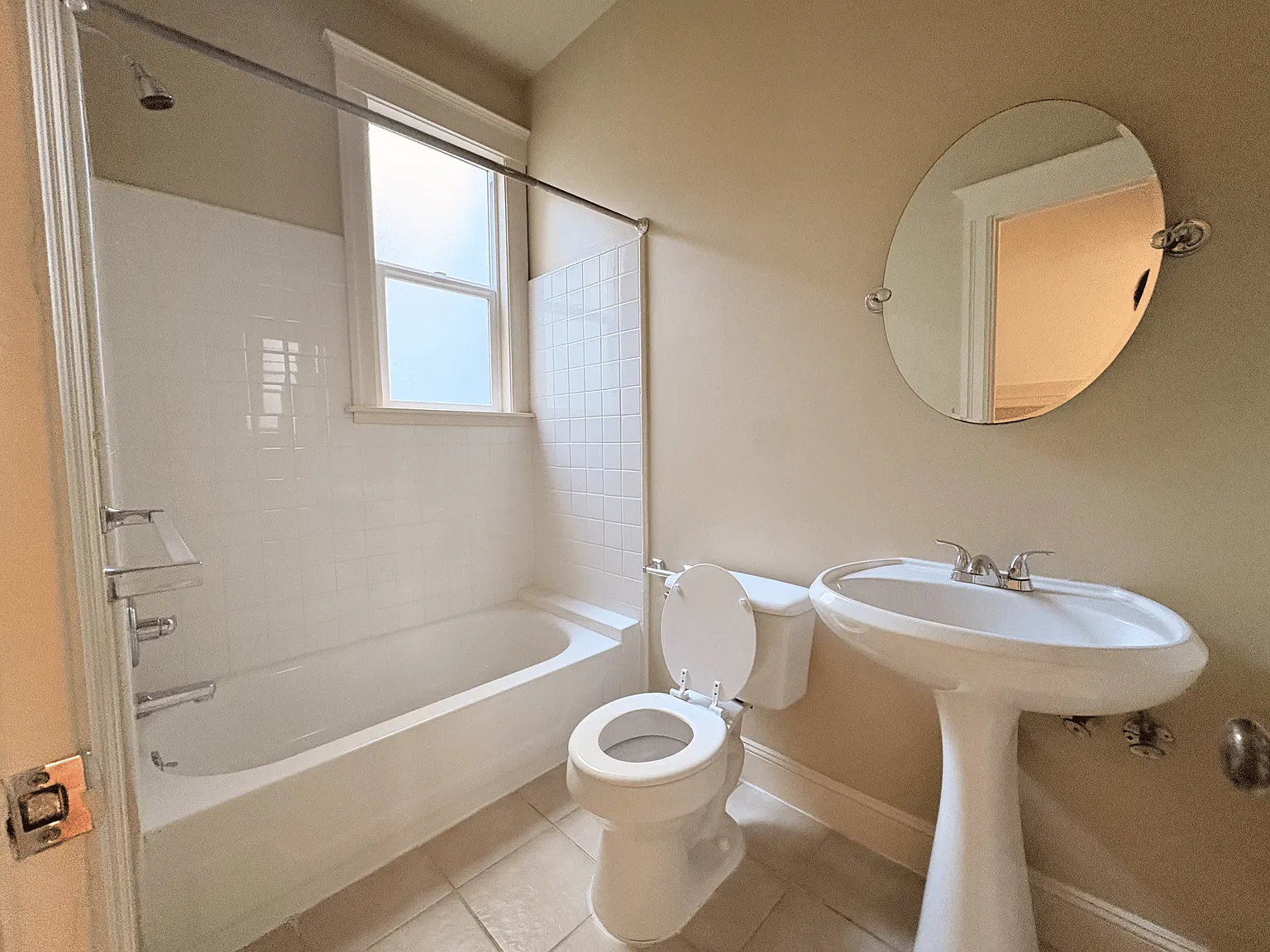2 bed, 868 sqft, $4,995 — Photo 3