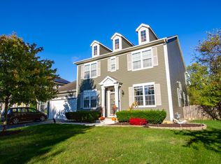 800 Delacourte Ave, Bolingbrook, IL 60490