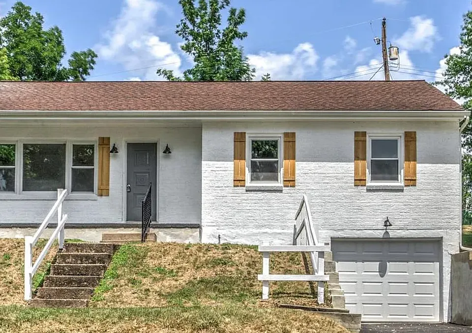 74 Parklea Dr
