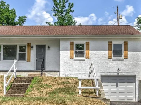 74 Parklea Dr, Hummelstown, PA 17036