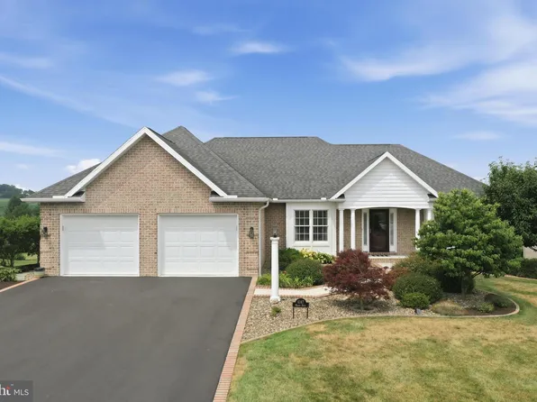 6147 Merion Dr, Fayetteville, PA 17222