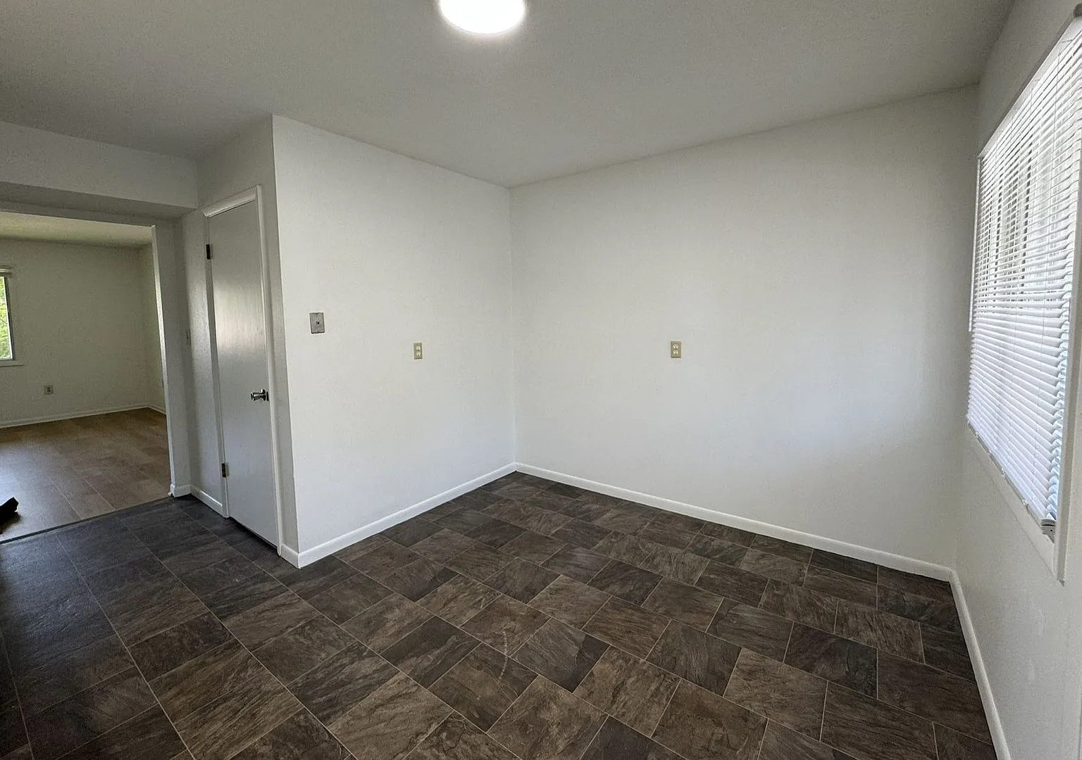 1007 - 1009 Parkway Drive — Photo 3
