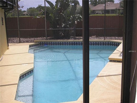 5th image of 340 Hawaii Woods Ct