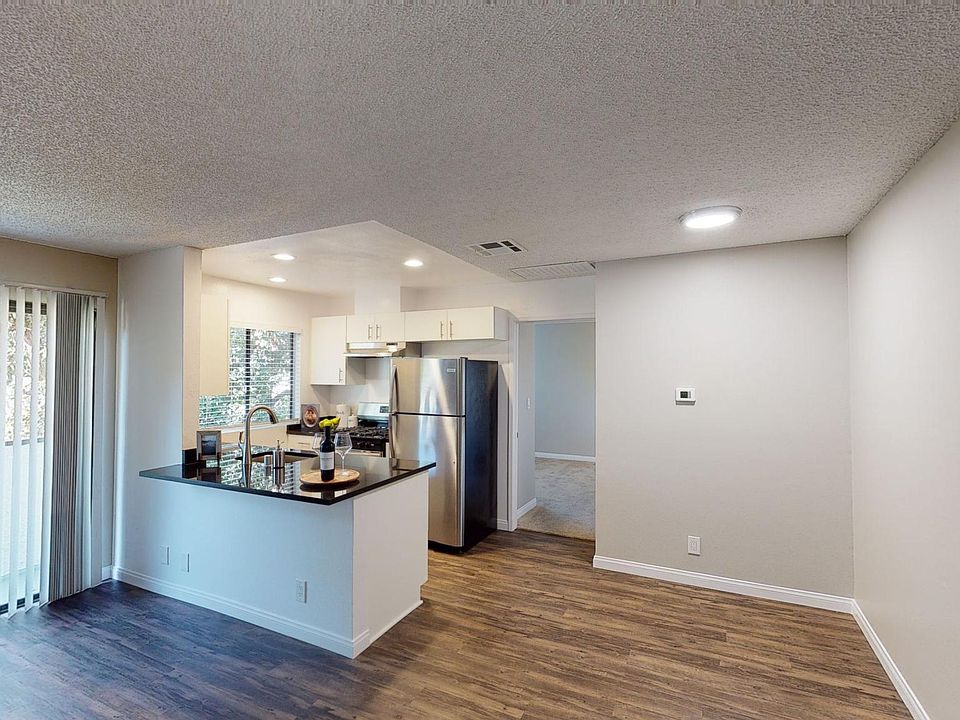1st image of 3676 Mentone Ave #2