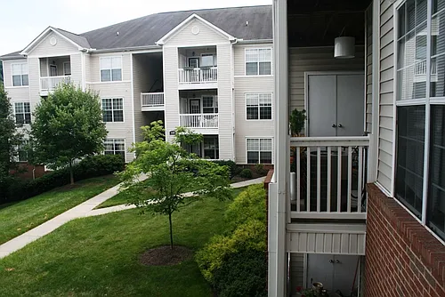 300 Riverbend Dr #2B Photo 1