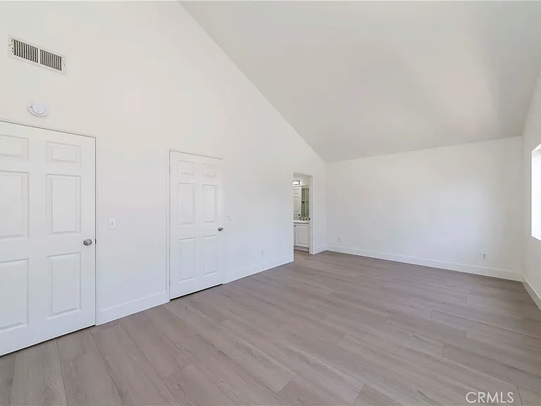 1361 Abraham Ter — Photo 29