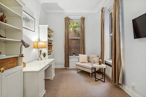 Rented by Luxian International Realty LLC | media 76