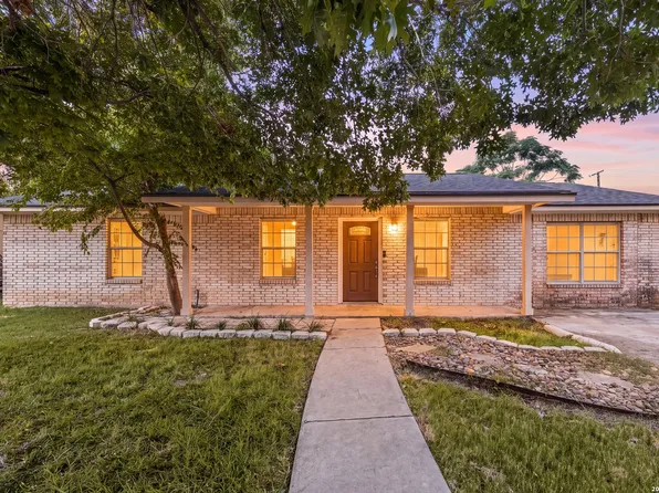 241 Glenbrook Dr, New Braunfels, TX 78130