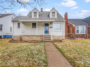 2063 10th St, Wyandotte, MI 48192