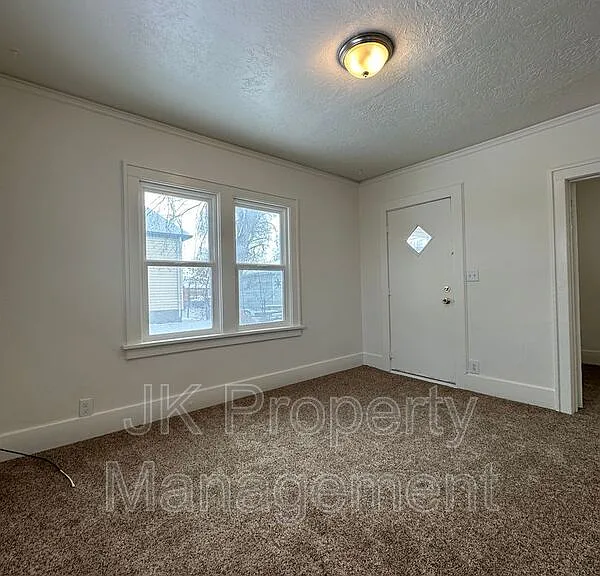 615 8th Ave S — Photo 11