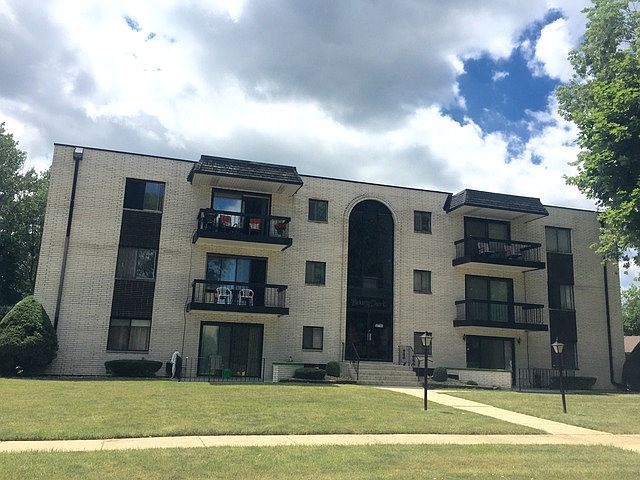 1st image of 5715 W 129th St #1C
