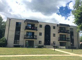 5715 W 129th St #1C, Crestwood, IL 60445