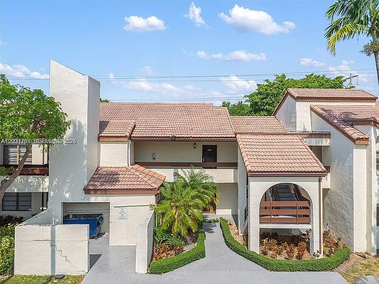 9070 SW 125th Ave #A104 — Photo 2