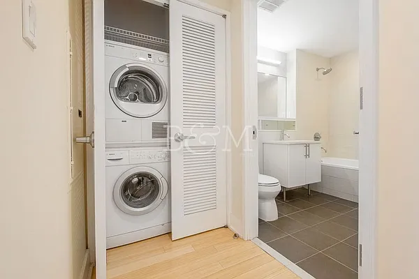 Sold by Brick&Mortar | media 5