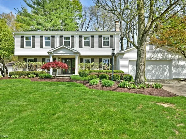 5797 Sampson Dr, Girard, OH 44420