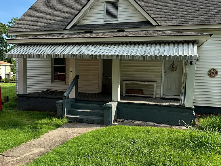 1011 Ford Pl — Photo 6