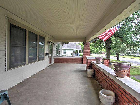 4th image of 1244 E Fairview Ave
