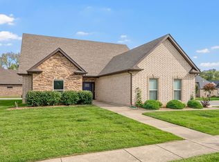182 Dorchester Cir, Clarksville, TN 37043