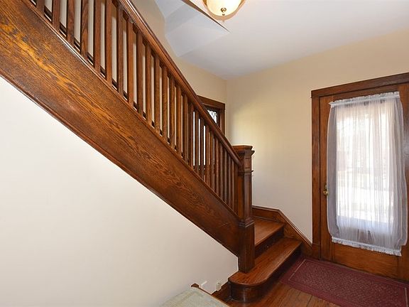 3rd image of 542 N Spring Ave