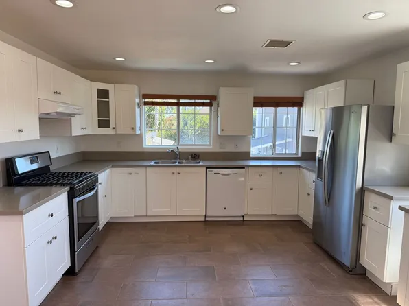 Washington Duplex, 520 Washington St, El Segundo, CA 90245