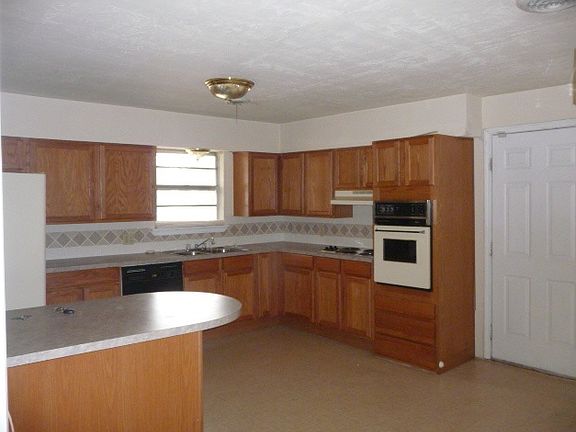 4th image of 2335 NW Austin Dr