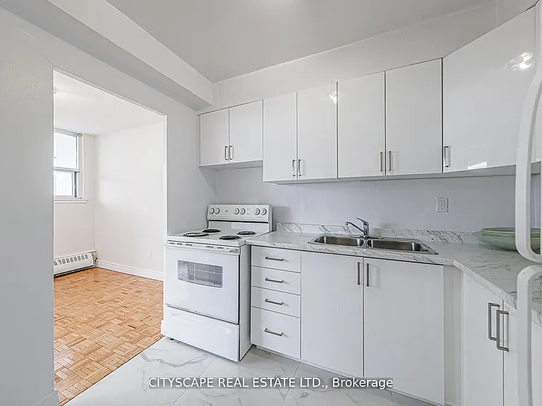 1442 Lawrence Ave W #816 — Photo 8