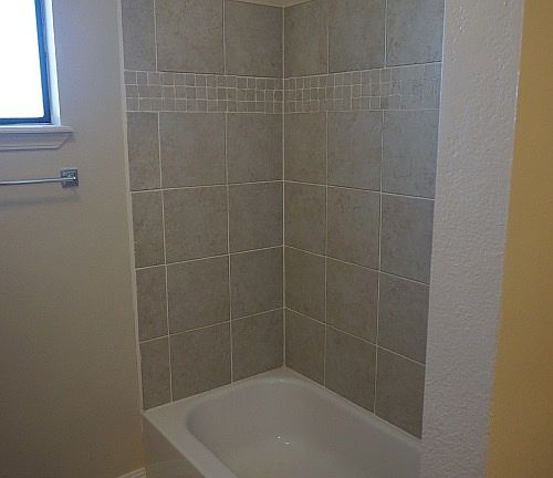 4th image of 2612 N Fairview Ave