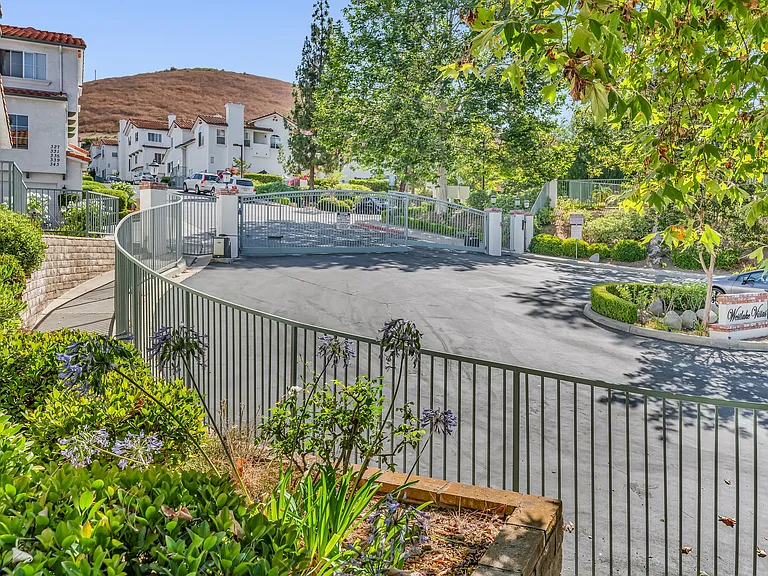 315 Westlake Vista Ln — Photo 56