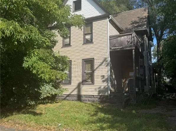 2221 E 76th St, Cleveland, OH 44103