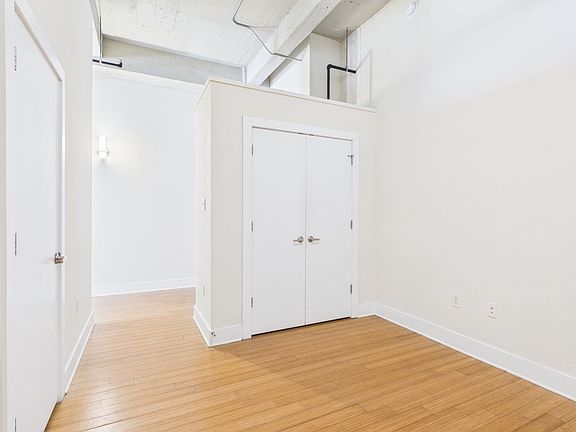 5th image of 815 Perry St APT 206
