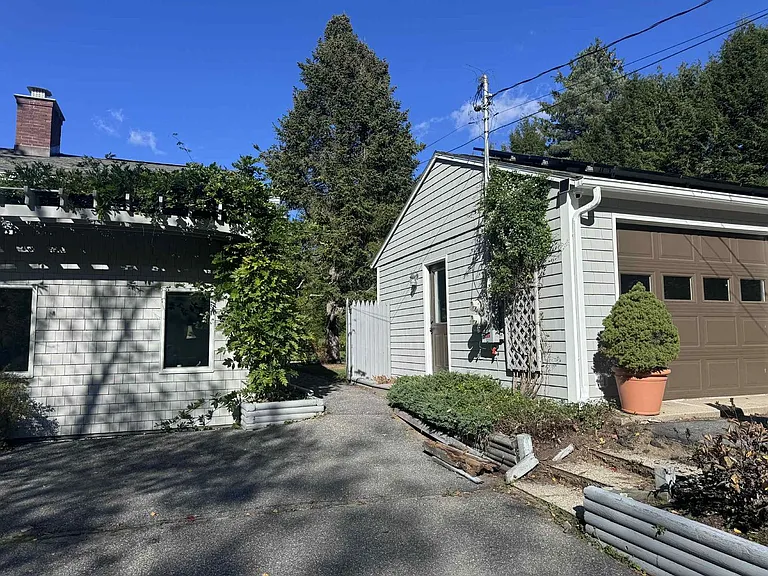 16 Richards Dr — Photo 7