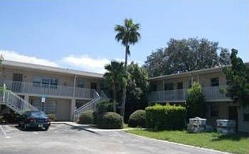 5th image of 121 N Jefferson Ave APT 8