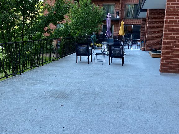 2nd image of 129 Acacia Cir APT 102