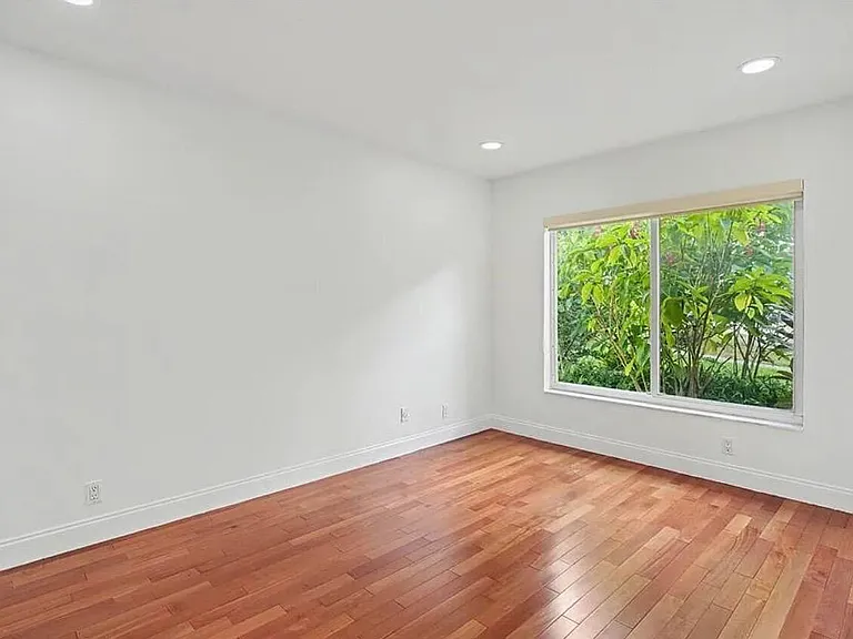 8619 SW 51st St — Photo 5