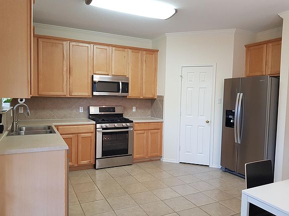 4th image of 16100 S Great Oaks Dr APT 902