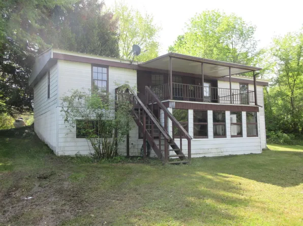 5004 Baker Rd, Gobles, MI 49055
