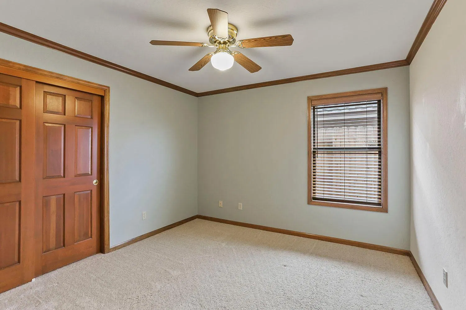 4 bed, 1978 sqft, $2,850 — Photo 4