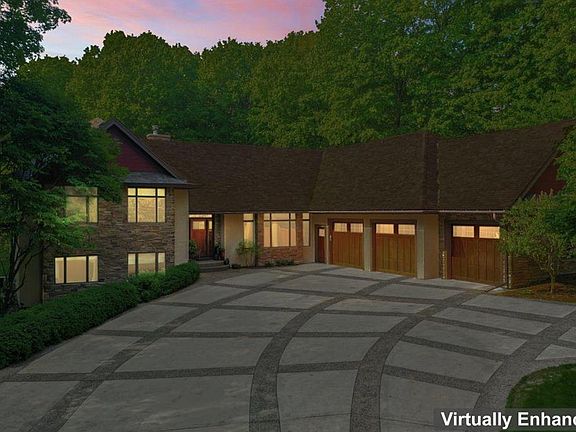 4th image of 1211 Lonsdale Blvd E