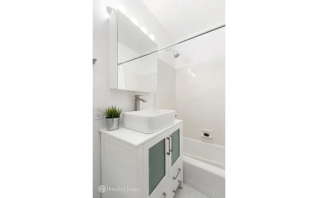 Sold by Douglas Elliman | media 16