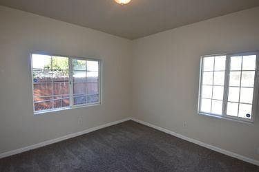 4th image of 422 Woodrow Ave
