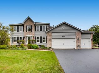 2324 Cloverdale Rd, Naperville, IL 60564