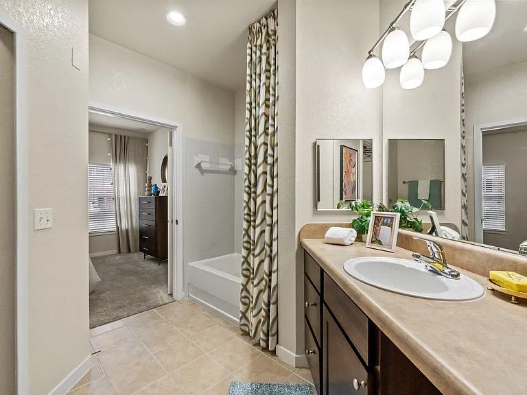 Cumberland Park Apartments — Photo 10