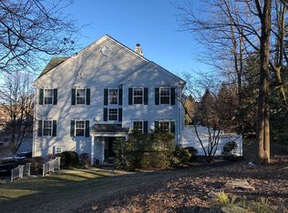 16 Hale Ct, Basking Ridge, NJ 07920