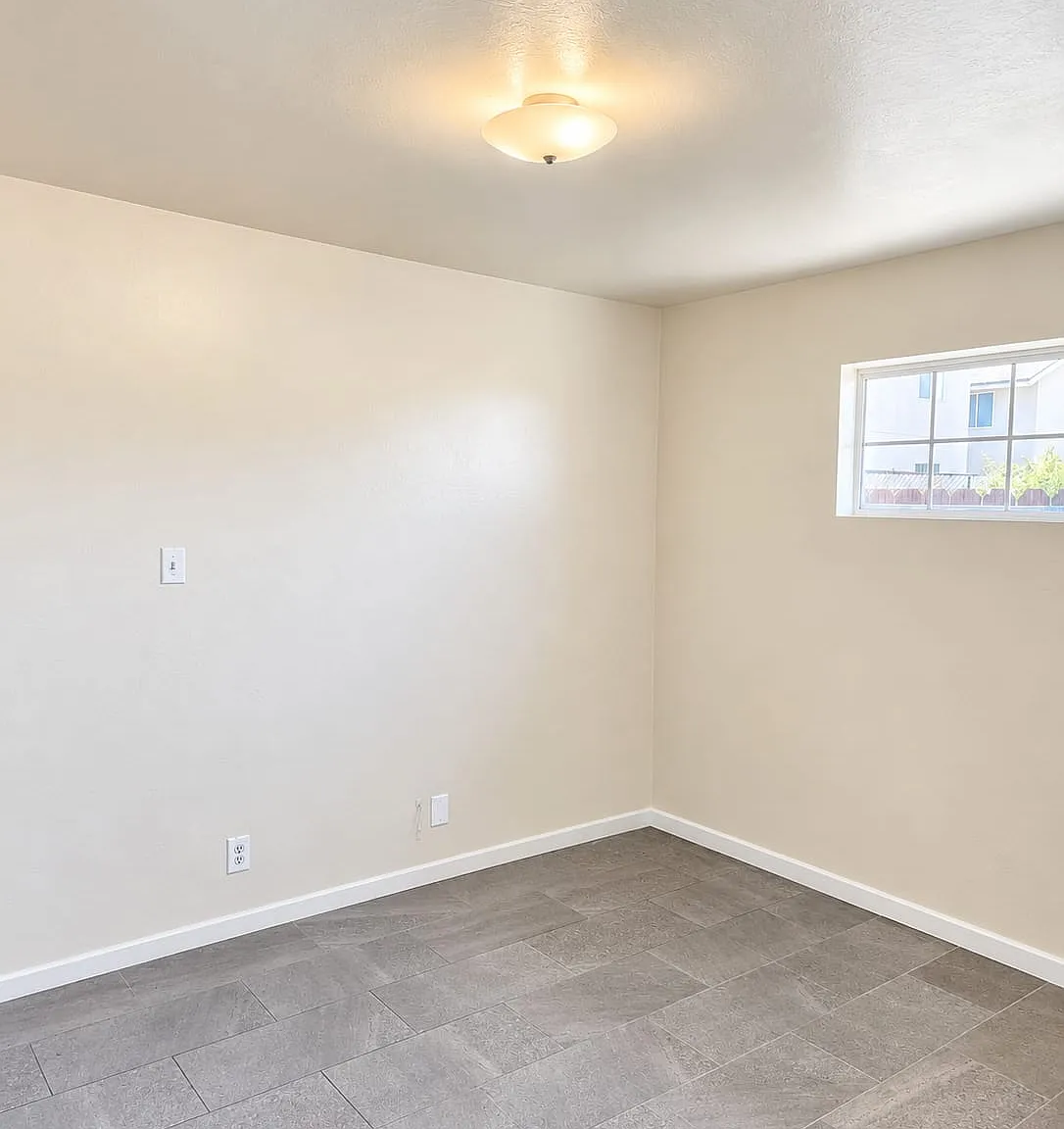 2 bed, 700 sqft, $2,000 — Photo 2